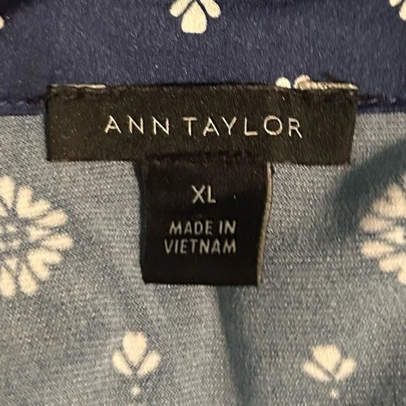 Ann Taylor Navy Blue Blouse with White Pattern - Picture 3 of 5